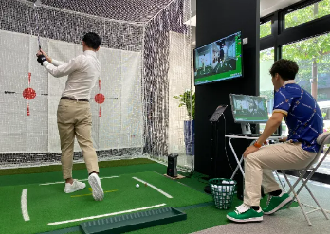 Bforce Golf Academyレッスン風景